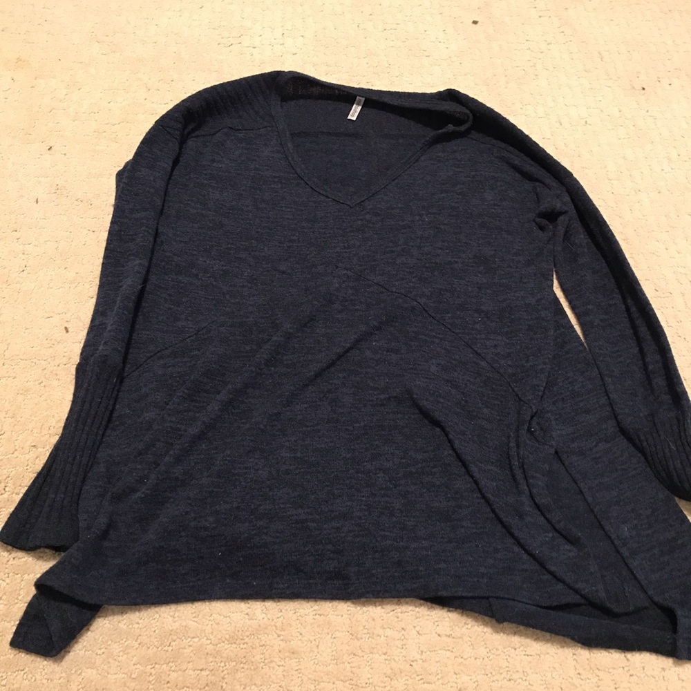 Navy long sleeve v neck